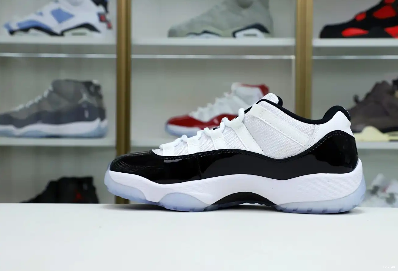 JORDAN RETRO CONCORD LOW AIR 11 0425